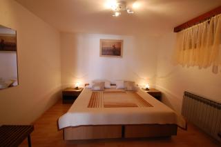 Apartments Toni by El-Pi Tours - Njivice - 1