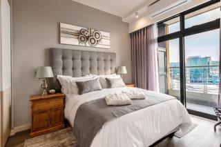 Menlyn Maine Residence Unit 1419 & 1028 - 4