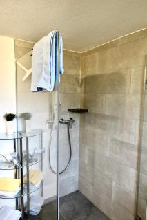 Ferienwohnung #4 mit Terrasse in zentraler dennoch ruhiger Lage - Stadtbus vor der Tür! - Lindau - 2
