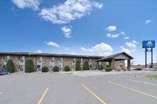 Americas Best Value Inn and Suites Bismarck - Bismarck - 9