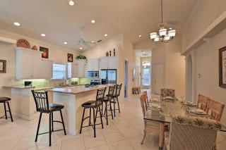 Heated Saltwater Pool and Private Lanai Naples Home - Naples - 3