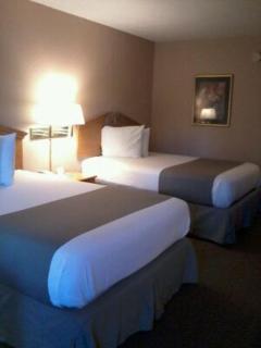 Econo Lodge - 9