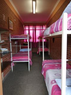 Dirkie Uys Backpackers - Durban - 4