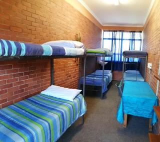 Dirkie Uys Backpackers - Durban - 1