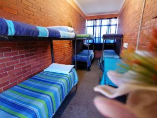 Dirkie Uys Backpackers - Durban - 3