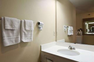Travelodge by Wyndham Grand Island - Grand Island - 5