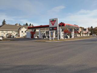 Colonial Square Inn & Suites - 7