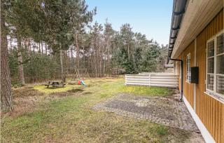 3 Bedroom Gorgeous Home In Aakirkeby - 9