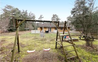3 Bedroom Gorgeous Home In Aakirkeby - 3