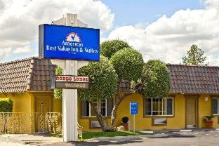 Rodeo Lodge - 7