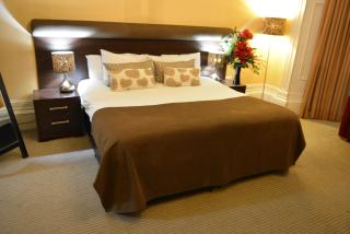 Number 10 Hotel - 9