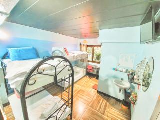 Bangkok Canale Home at Khaosarn - 2