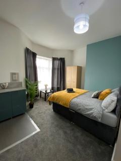 Bentley House with en-suites - Crewe - 2