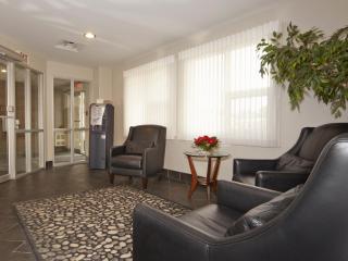 Colonial Square Inn & Suites - 3