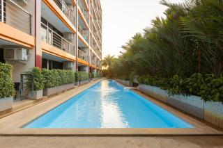 NaiHarn Pearl condo by Holy Cow, 1-BR, courtyard view - Strand Nai Harn - 0