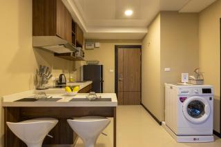 NaiHarn Pearl condo by Holy Cow, 1-BR, courtyard view - Strand Nai Harn - 1