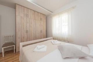 Charming apt Miriam surrounded by beautiful greenery - by TA Leut Agency - Privlaka - 5