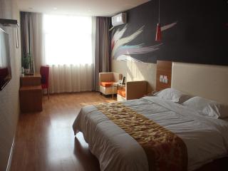 Thank Inn Chain Hotel hubei tianmen city renxin international plaza - Tianmen - 1
