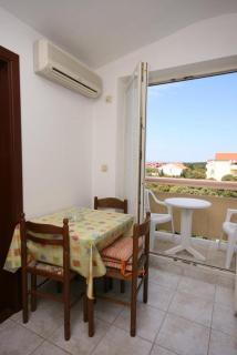 Apartments and rooms with parking space Mandre, Pag - 6309 - 1