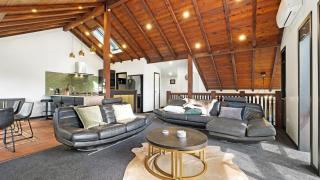Mountain View Chalet - Wanaka - 0