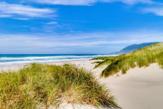 Hallie Hideaway (MCA #329) - 6