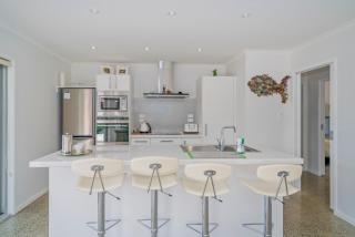 Rose's Beach Pad - Matarangi Holiday Home - 8