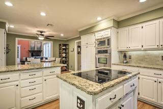 Private Pool and Game Room Upscale Home in Vinita - Vinita - 2