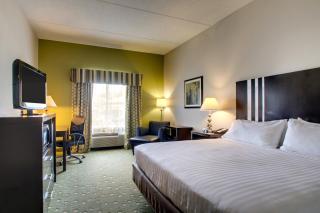 Holiday Inn Express Hotel & Suites Live Oak by IHG - 1