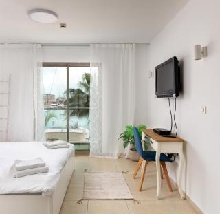 Marina View One Bedroom Dream Suite - 1