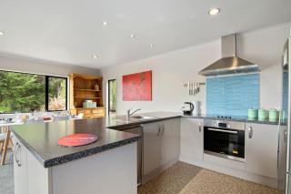 Hillside Hideaway - Kaiteriteri Holiday Home - 5