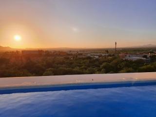 Beach Bliss Retreat, Renovated Condo with Rooftop Pool, Grill, and Game Night Vibes! - Cabo San Lucas - 8