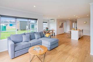 Seascape - Cooks Beach Holiday Home - 8