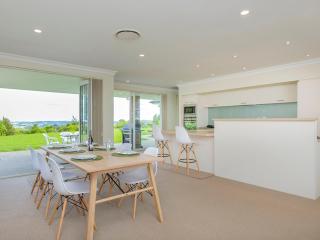 Matakana Views - Matakana Holiday Home - 6