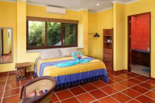 Villa Kiwi. Huge Pool, Steps To Town n Beach. 6 plus BRM 7.5 BTH 3 KCN - 8