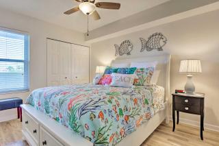 Snowbirds Retreat Walkable Destin Condo with View! - Destin - 8