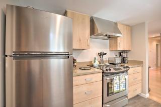 Single-Story Home Walk to Beach, Pier and River - 3