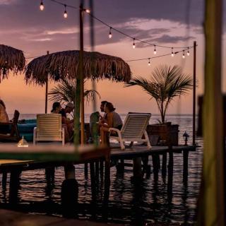 Barrbra BnB Over The Sea - Bocas del Toro - 0
