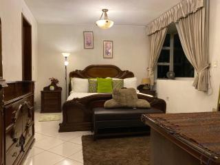 Apartamentos Comodos Cerca del Aeropuerto - 1