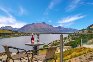 Queenstown Lake Views - Upstairs Apartment - Queenstown - 0