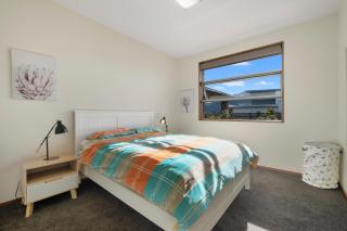 Infinity Views - Modern Wanaka Holiday Home - Wanaka - 2