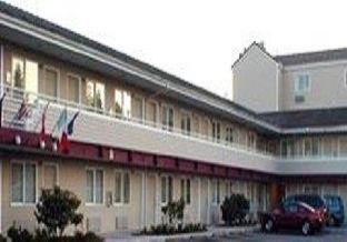 Americas Inn & Suite - Shoreline - 8