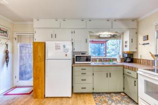 Woodland Cottage by the Sea - 1