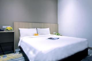 Pacific Express Hotel Chinatown - 3