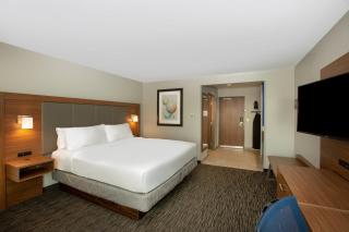 Holiday Inn Express Hotel & Suites Columbus by IHG - 9