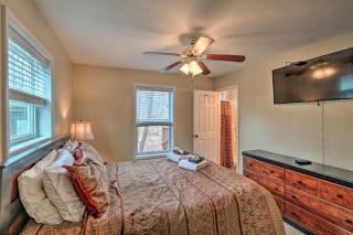 6 Mi to Skiing Family Poconos Home w Decks! - Albrightsville - 1