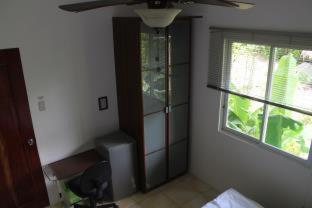 Roger's Place Guesthouse - 7