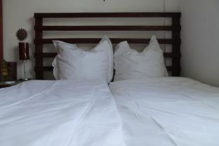 Roger's Place Guesthouse - 1
