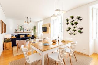 JOIVY Chiado Self Check-In 2-BR Flat with Parking - Lisboa - 0