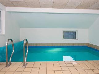 8 person holiday home in Oksbøl - Øster Vrøgum - 8