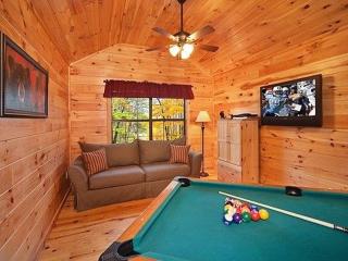 Caught Ya Peek'n Cabin - McCookville - 2